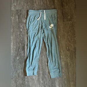 Nike Capri lightweight sweatpants